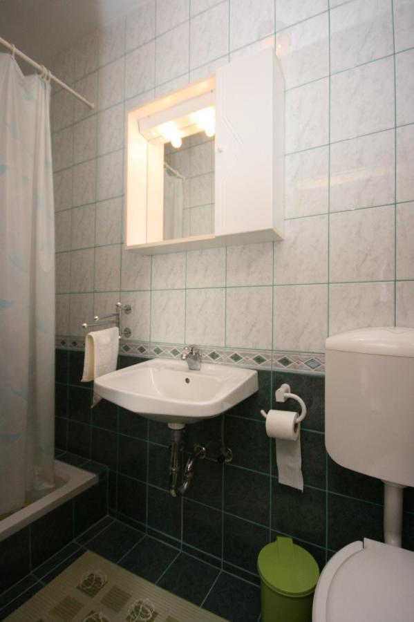 Apartment Stara Novalja 6301B Exterior photo